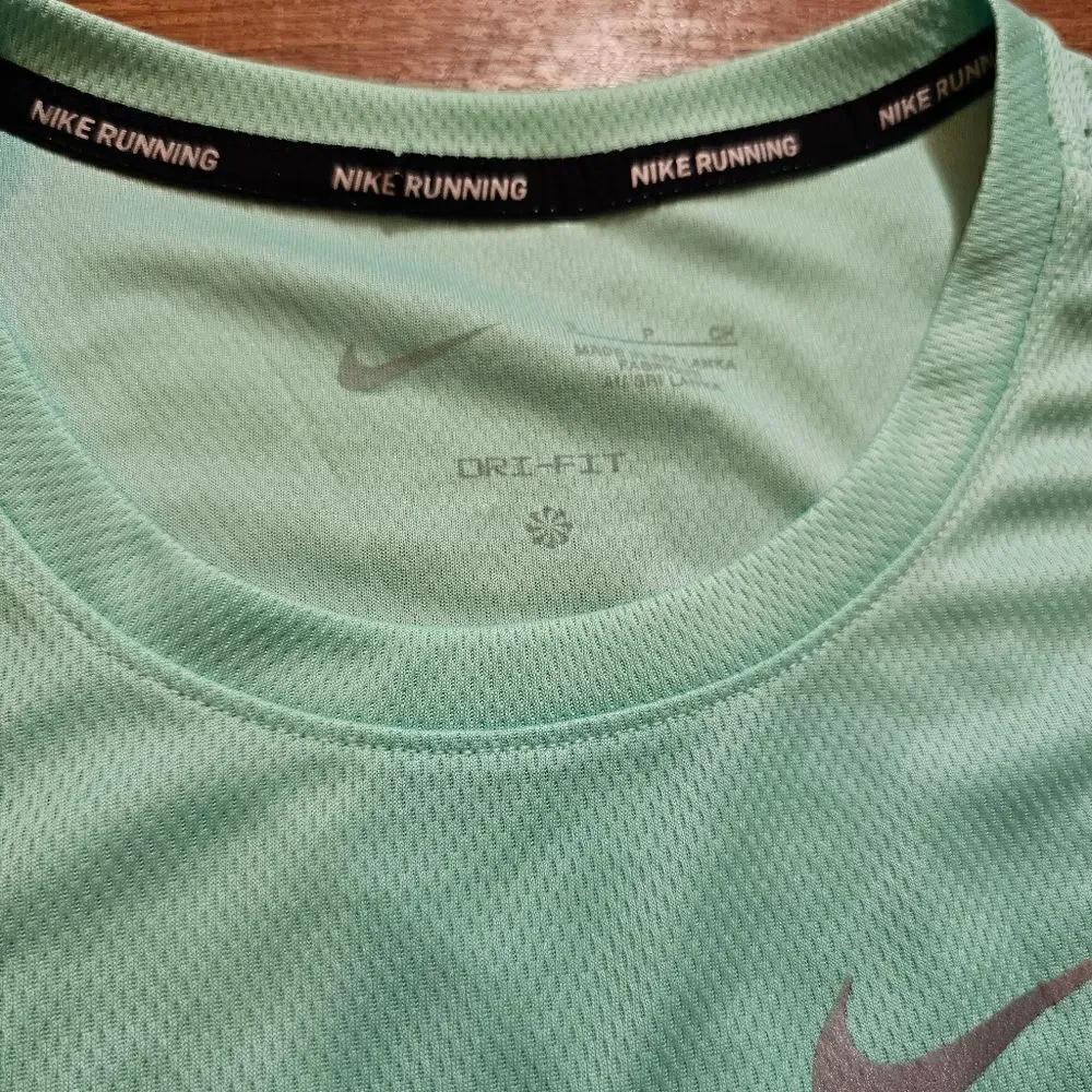 Nike Chicago Marathon 2023 Running T Shirt Mint Green Blue Women's Small S New